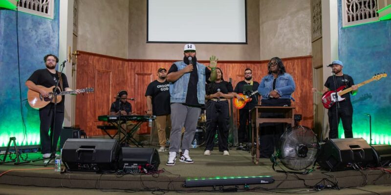 Return to Your First Love: Worshippers, Arise — A Windy City Worship Night with Eric Little